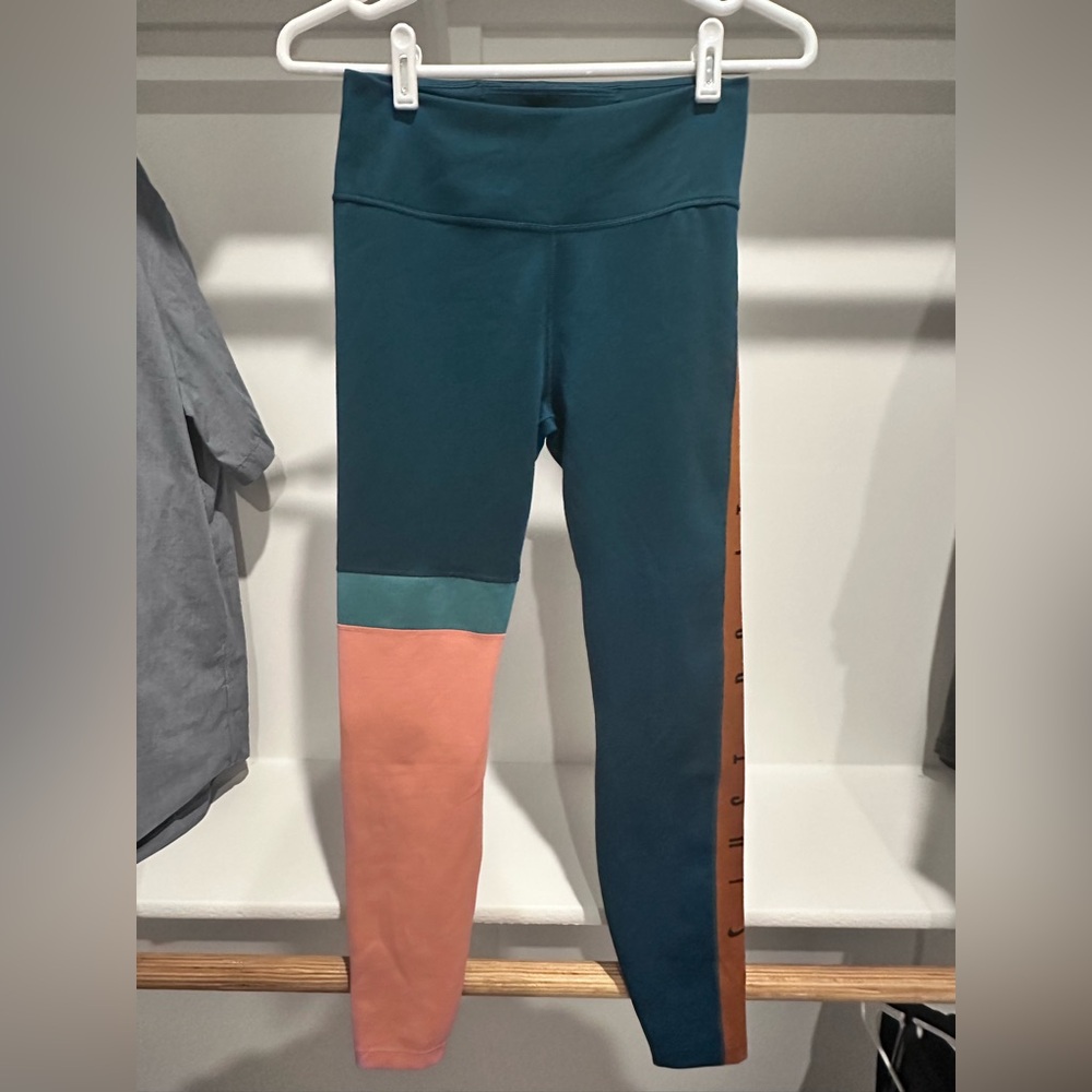 Nike dri fit color block work out leggings
